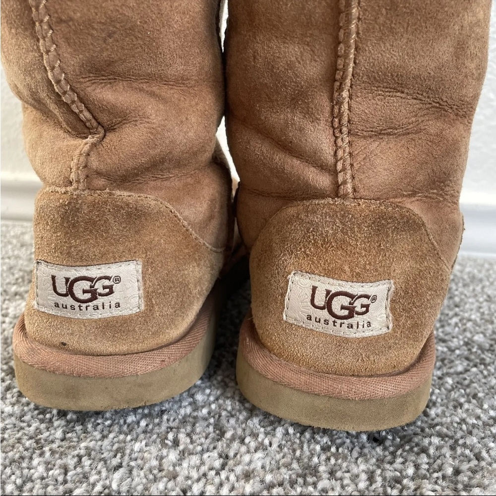 UGG Boots Womens 4 Brown Suede Leather Sheepskin Lining Comfort S/N 5229 Cozy - Picture 5 of 14
